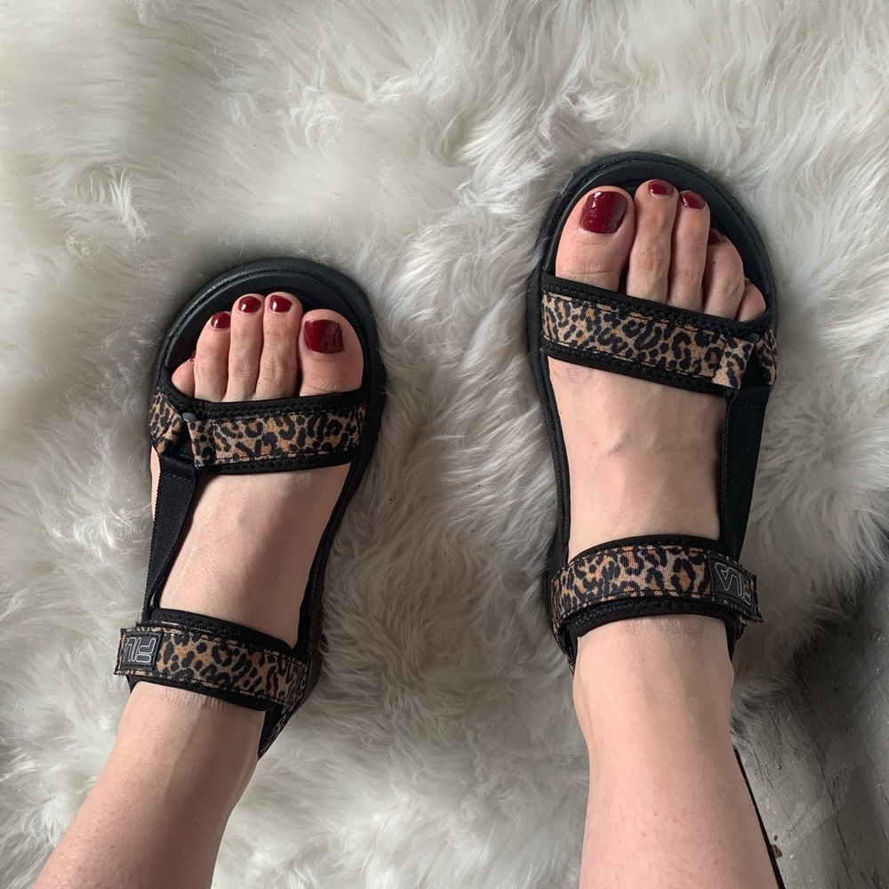 NWT Fila Andros Leopard Velcro Strap Sandal - Picture 1 of 8